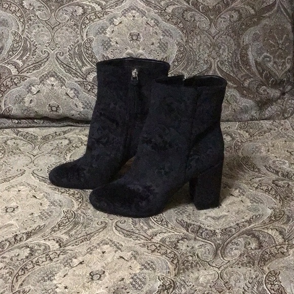 PRICE DROPPED✨EUC✨ Rebecca Minkoff Bryce Velvet Bootie - Picture 3 of 4